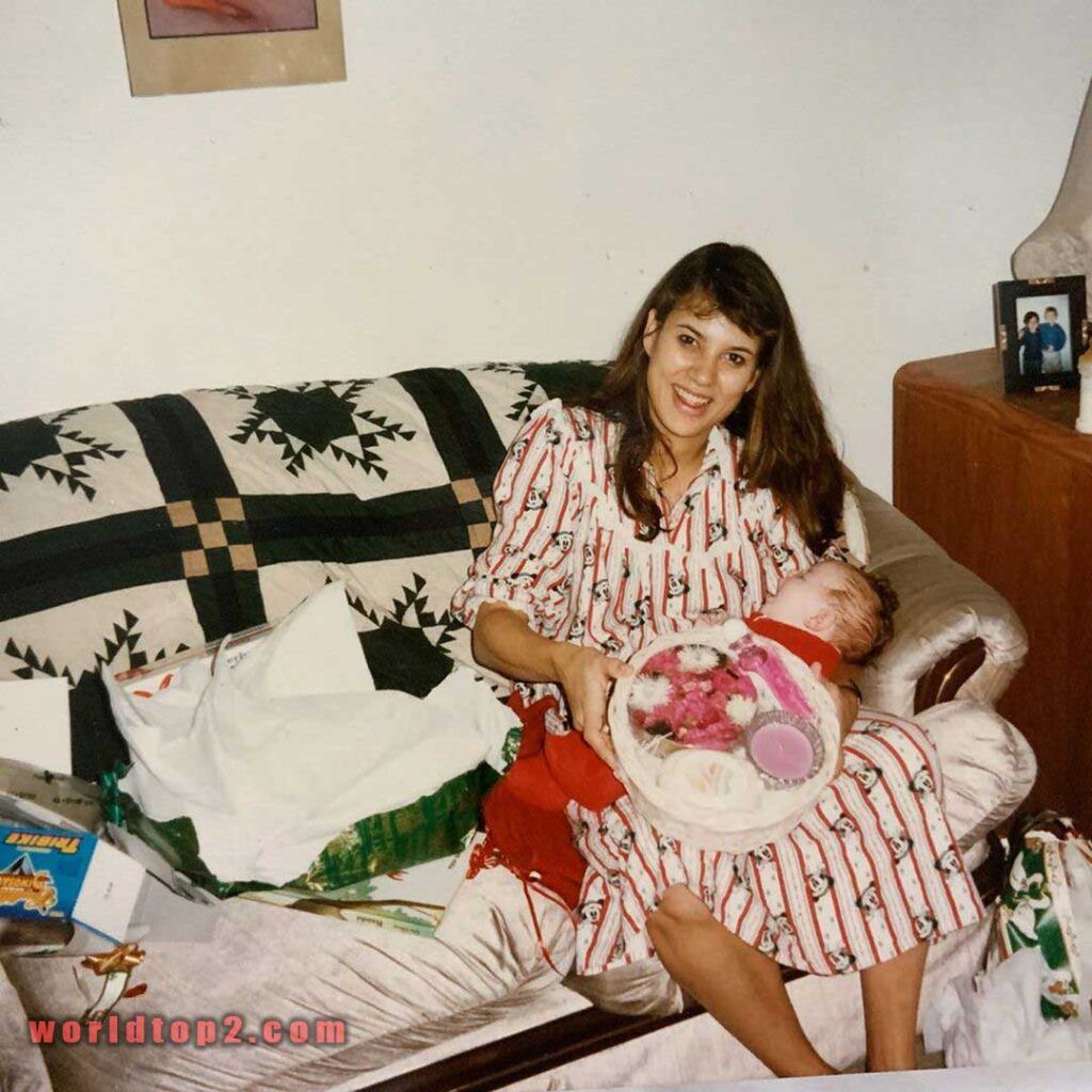 Madison Anderson with her mother when she was child
