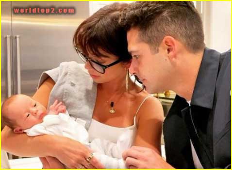 wells adams and sarah hyland with their nephew